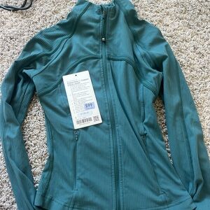 Lululemon Athletica Blue ish green cropped define jacket long sleeve. Size 2